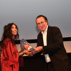 Samar Qupty - preberá ocenenie Modrý anjel za najlepší film (STANICA 48, r.UDI ALONI)