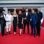Kristián Dufinec, Mário Mačičák, Mária Miklošková, Bronislava Kováčikova, Vladimír Sabadoš, Pavol Hirjak, Juraj Stebila. Červený koberec, záverečný ceremoniál © IFF Art Film, Lukáš Klimek Kristián Dufinec, Mário Mačičák, Mária Miklošková, Bronislava Kováčikova, Vladimír Sabadoš, Pavol Hirjak, Juraj Stebila. Červený koberec, záverečný ceremoniál © IFF Art Film, Lukáš Klimek